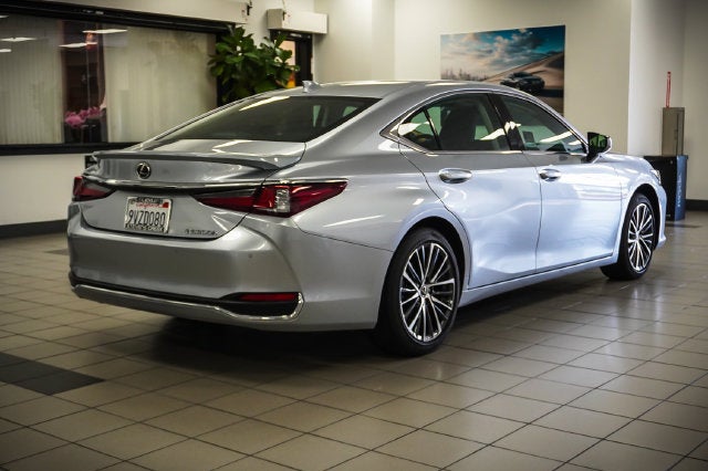 2025 Lexus ES 300h