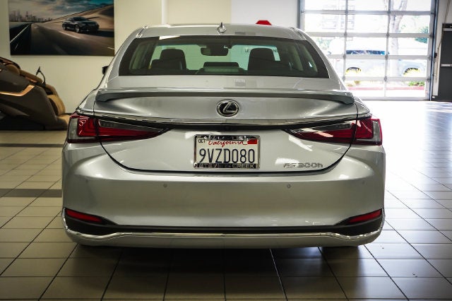 2025 Lexus ES 300h