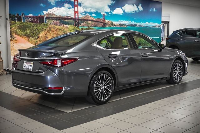 2023 Lexus ES 300h
