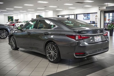 2023 Lexus ES 300h