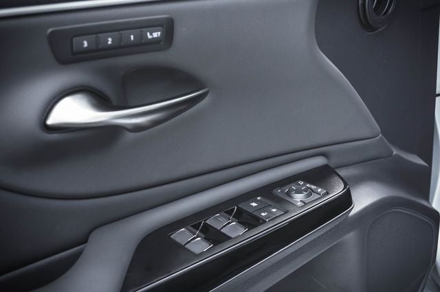 2025 Lexus ES 300h