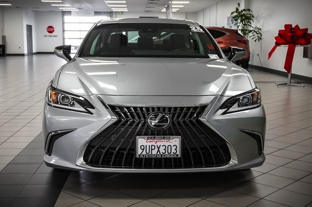 2025 Lexus ES 300h