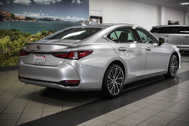 2025 Lexus ES 300h