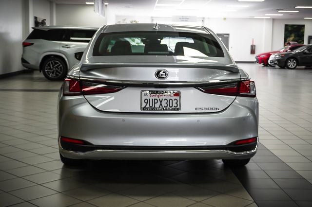 2025 Lexus ES 300h