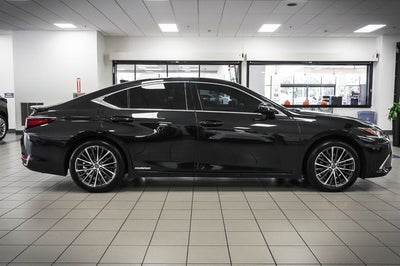 2022 Lexus ES 300h