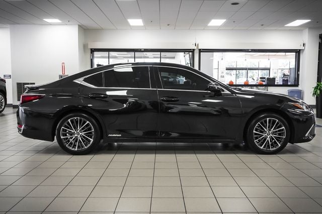 2022 Lexus ES 300h
