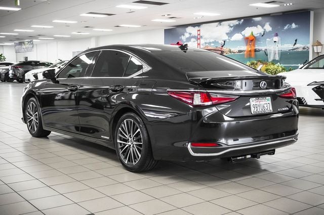 2022 Lexus ES 300h
