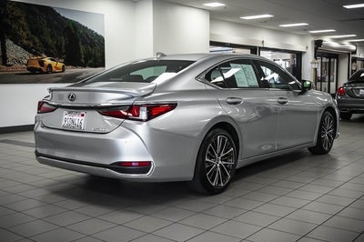 2025 Lexus ES 300h