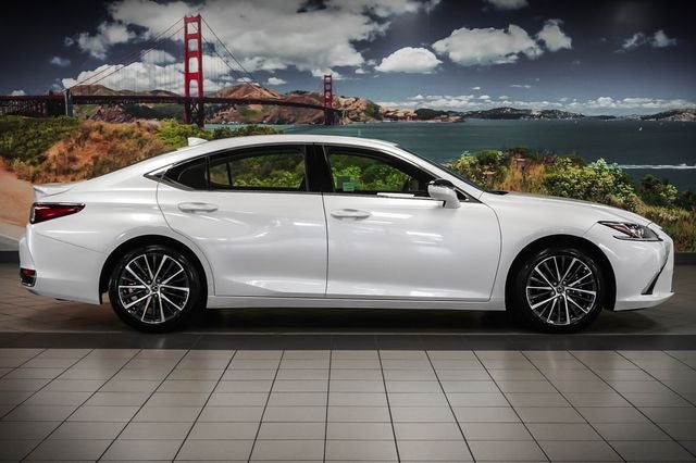 2025 Lexus ES 300h
