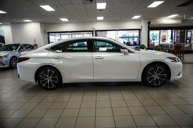 2025 Lexus ES 300h