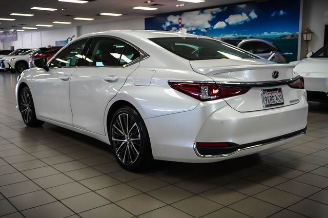 2025 Lexus ES 300h