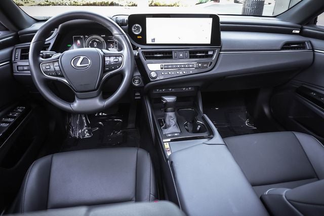 2025 Lexus ES 300h