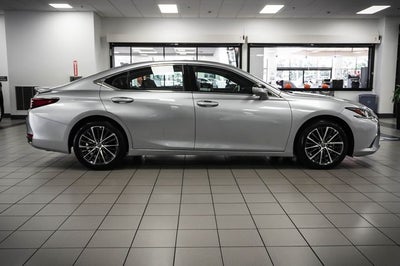 2025 Lexus ES 300h