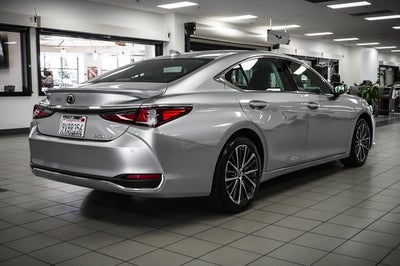 2025 Lexus ES 300h