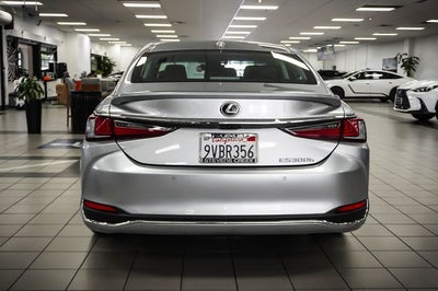 2025 Lexus ES 300h