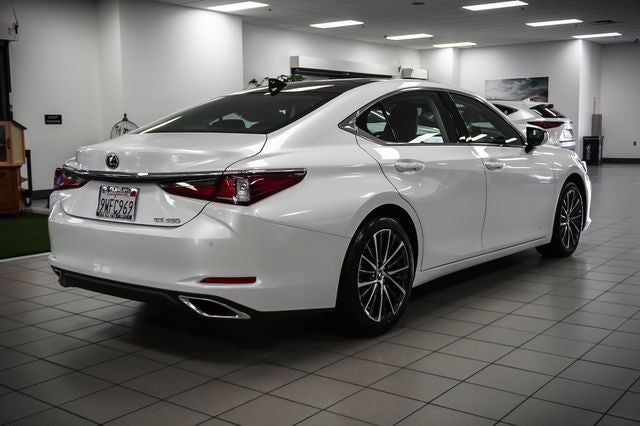 2025 Lexus ES 350