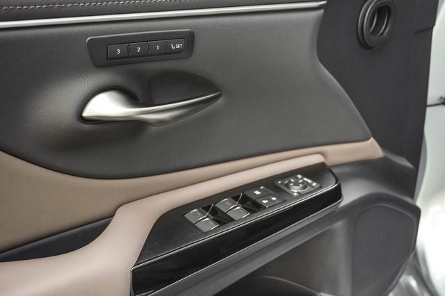 2025 Lexus ES 350