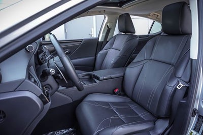 2025 Lexus ES 300h Luxury