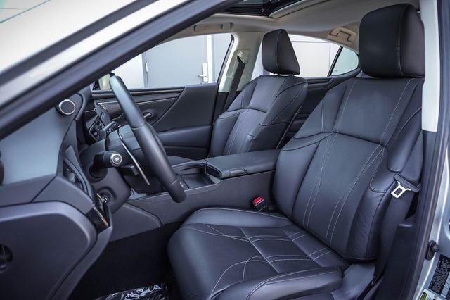 2025 Lexus ES 300h Luxury