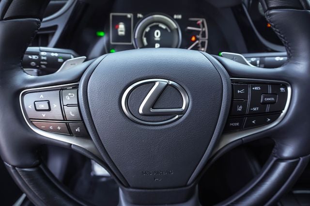 2025 Lexus ES 300h Luxury