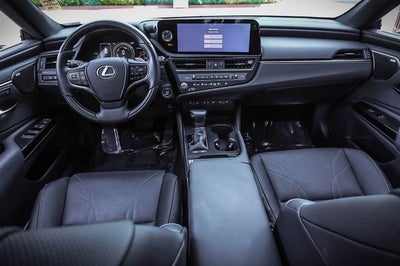 2025 Lexus ES 300h Luxury