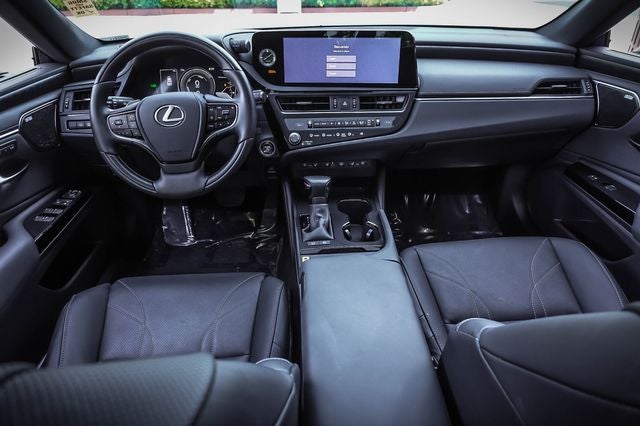 2025 Lexus ES 300h Luxury