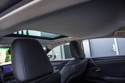 2025 Lexus ES 300h Luxury