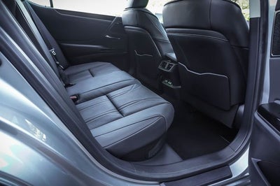 2025 Lexus ES 300h Luxury