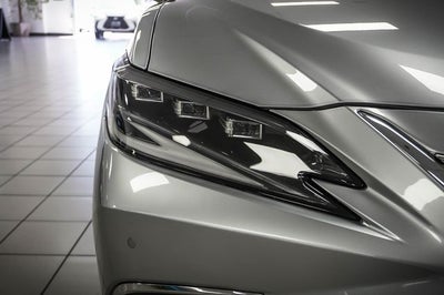 2025 Lexus ES 300h Luxury