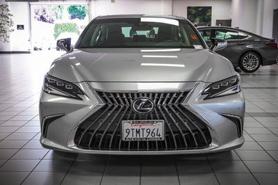 2025 Lexus ES 300h Luxury