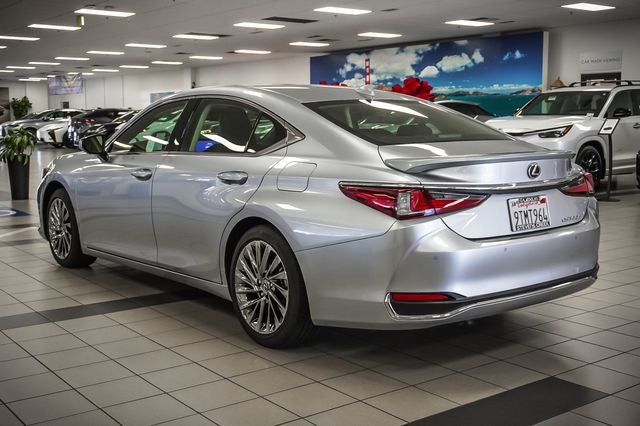 2025 Lexus ES 300h Luxury