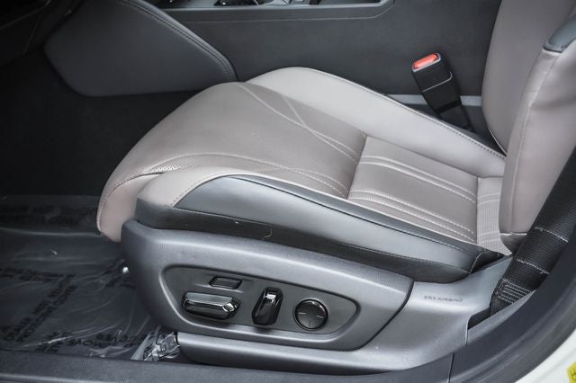 2025 Lexus ES 300h Luxury