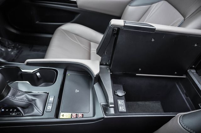 2025 Lexus ES 300h Luxury