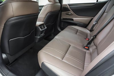 2025 Lexus ES 300h Luxury