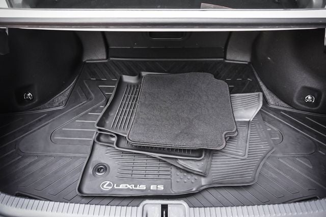 2025 Lexus ES 300h Luxury