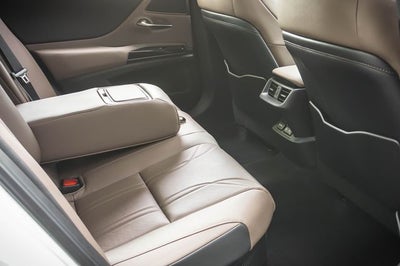 2025 Lexus ES 300h Luxury