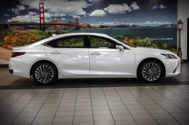 2025 Lexus ES 300h Luxury