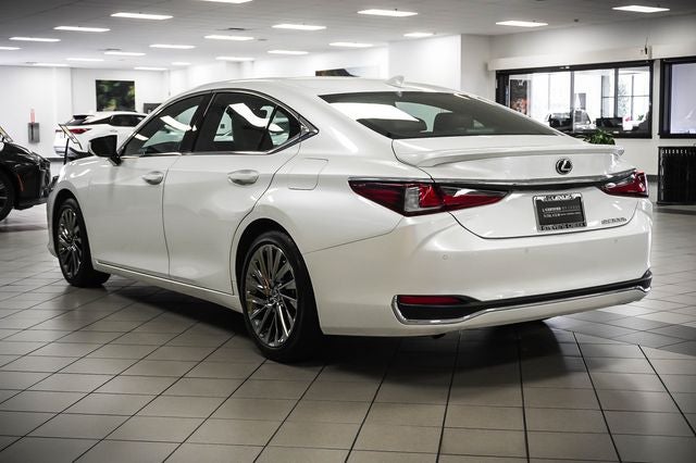2025 Lexus ES 300h Luxury