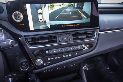 2025 Lexus ES 300h Luxury