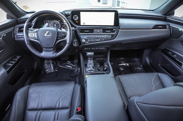 2025 Lexus ES 300h Luxury