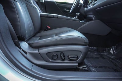 2025 Lexus ES 300h Luxury