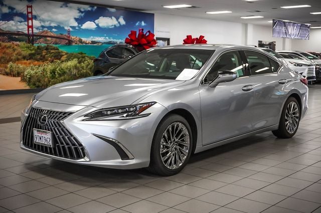 2025 Lexus ES 300h Luxury