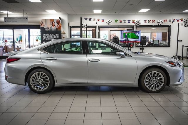 2025 Lexus ES 300h Luxury
