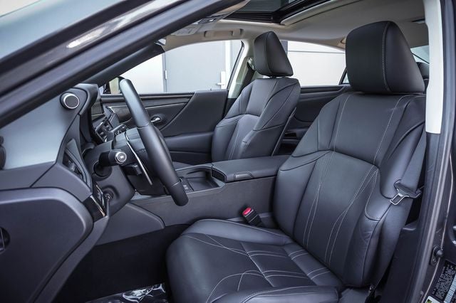 2025 Lexus ES 300h Luxury