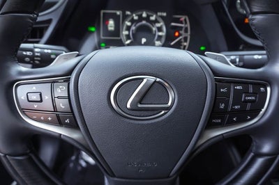 2025 Lexus ES 300h Luxury