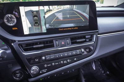 2025 Lexus ES 300h Luxury
