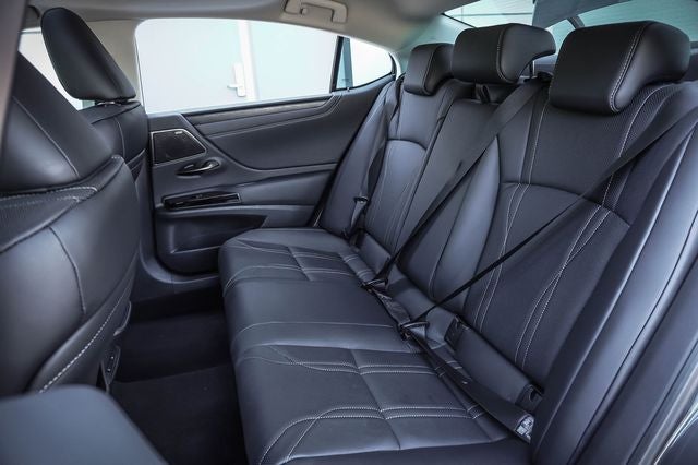 2025 Lexus ES 300h Luxury