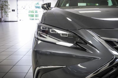2025 Lexus ES 300h Luxury