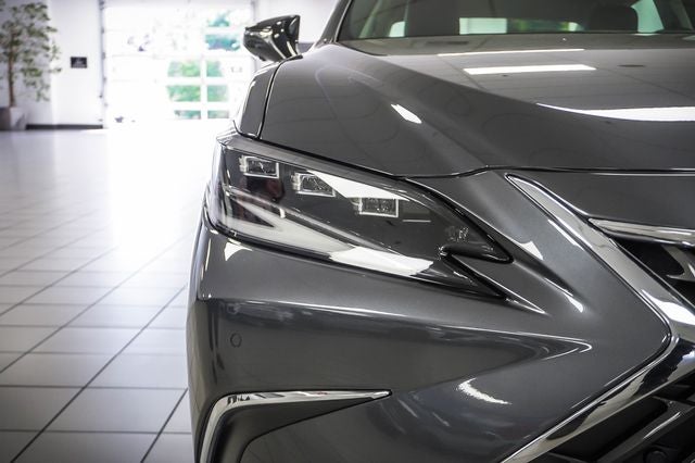 2025 Lexus ES 300h Luxury