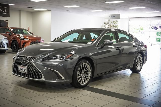 2025 Lexus ES 300h Luxury